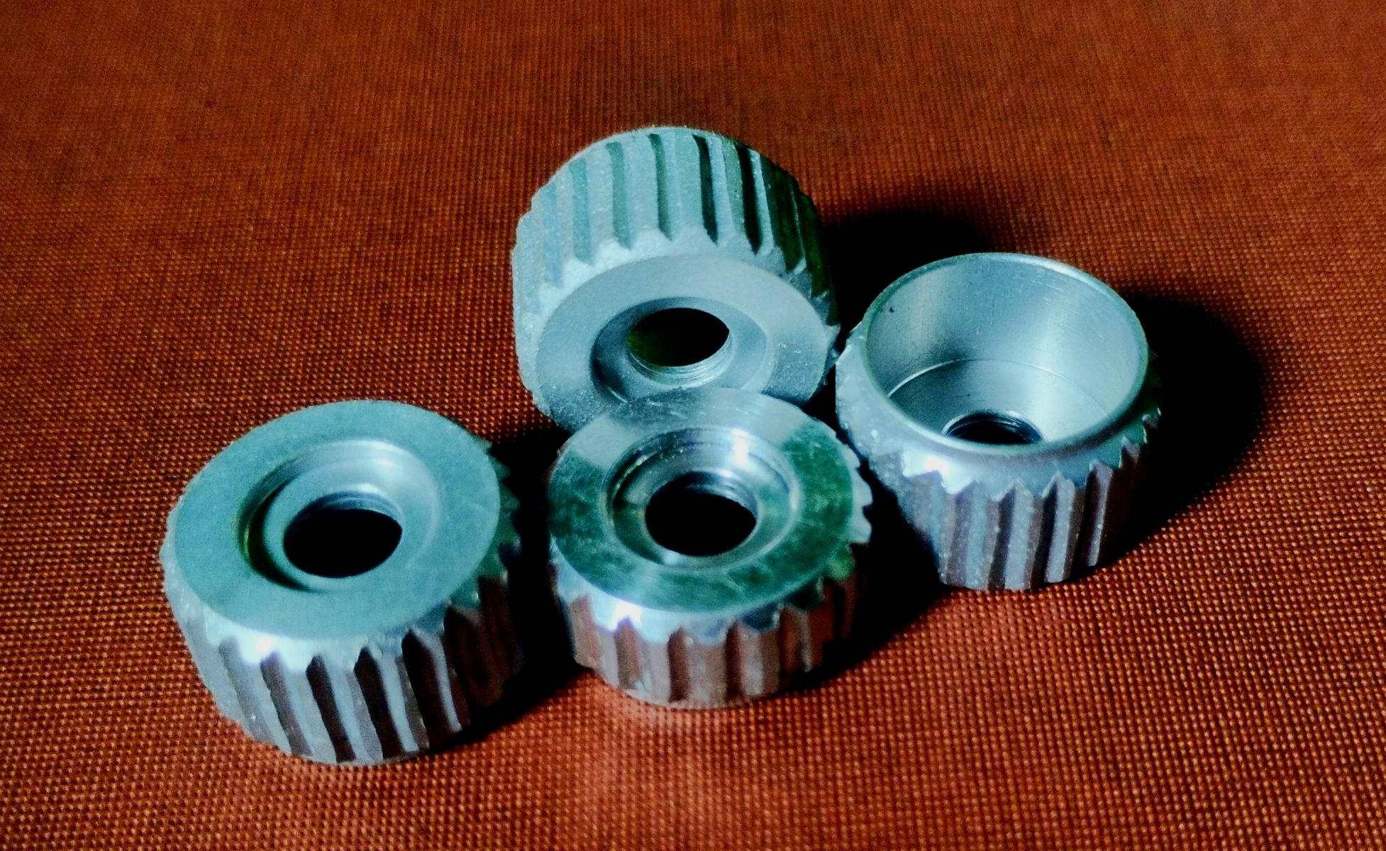 Knurled Thumbscrews and Knobs